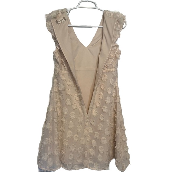 Altar’d State Mini Dress V-Neck, Ruffled cap sleeves 3D effect Women’s Size S - Picture 5 of 9